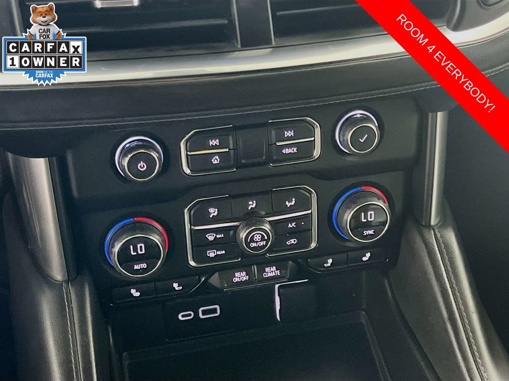 Used 2022 Chevrolet Suburban LT w/ Luxury Package RWD image 16
