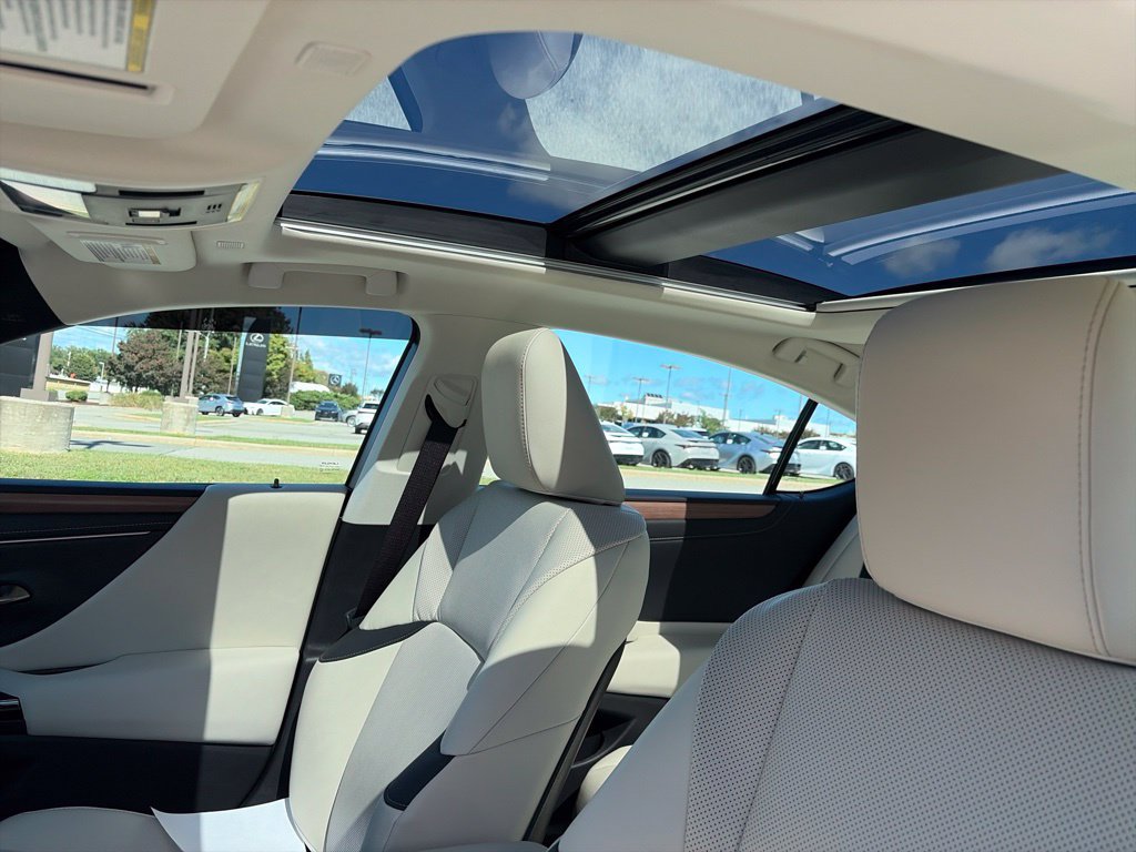 Certified 2025 Lexus ES 350 w/ Premium Package FWD image 11
