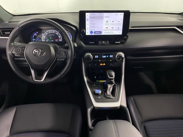 Used 2025 Toyota RAV4 XSE AWD/4WD image 24