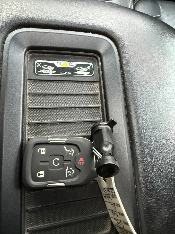 Used 2016 GMC Yukon XL SLT w/ Open Road Package image 16