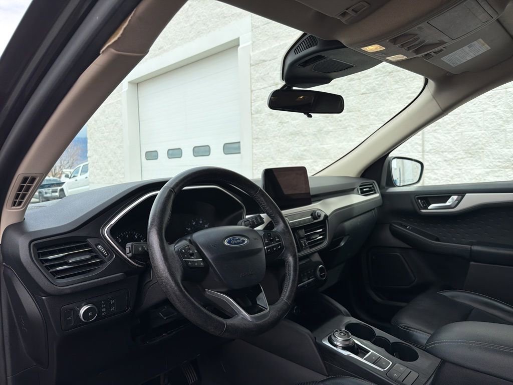 Used 2020 Ford Escape SEL image 9