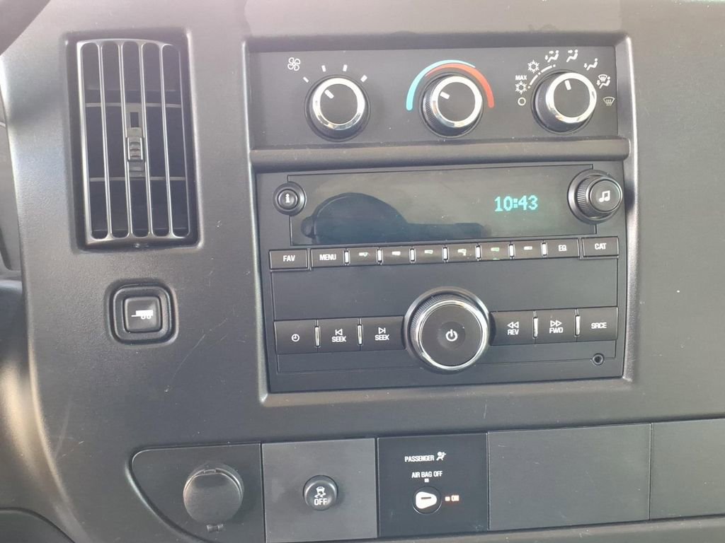 Used 2018 Chevrolet Express 3500 RWD image 8