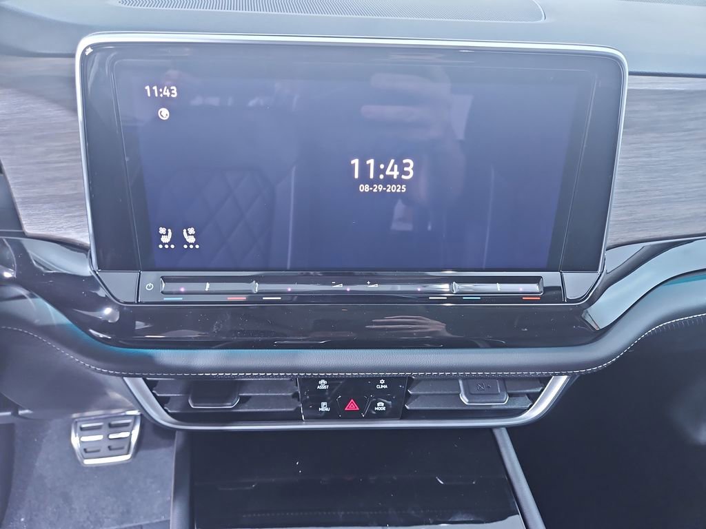 New 2026 Volkswagen Atlas SEL Premium R-Line image 18