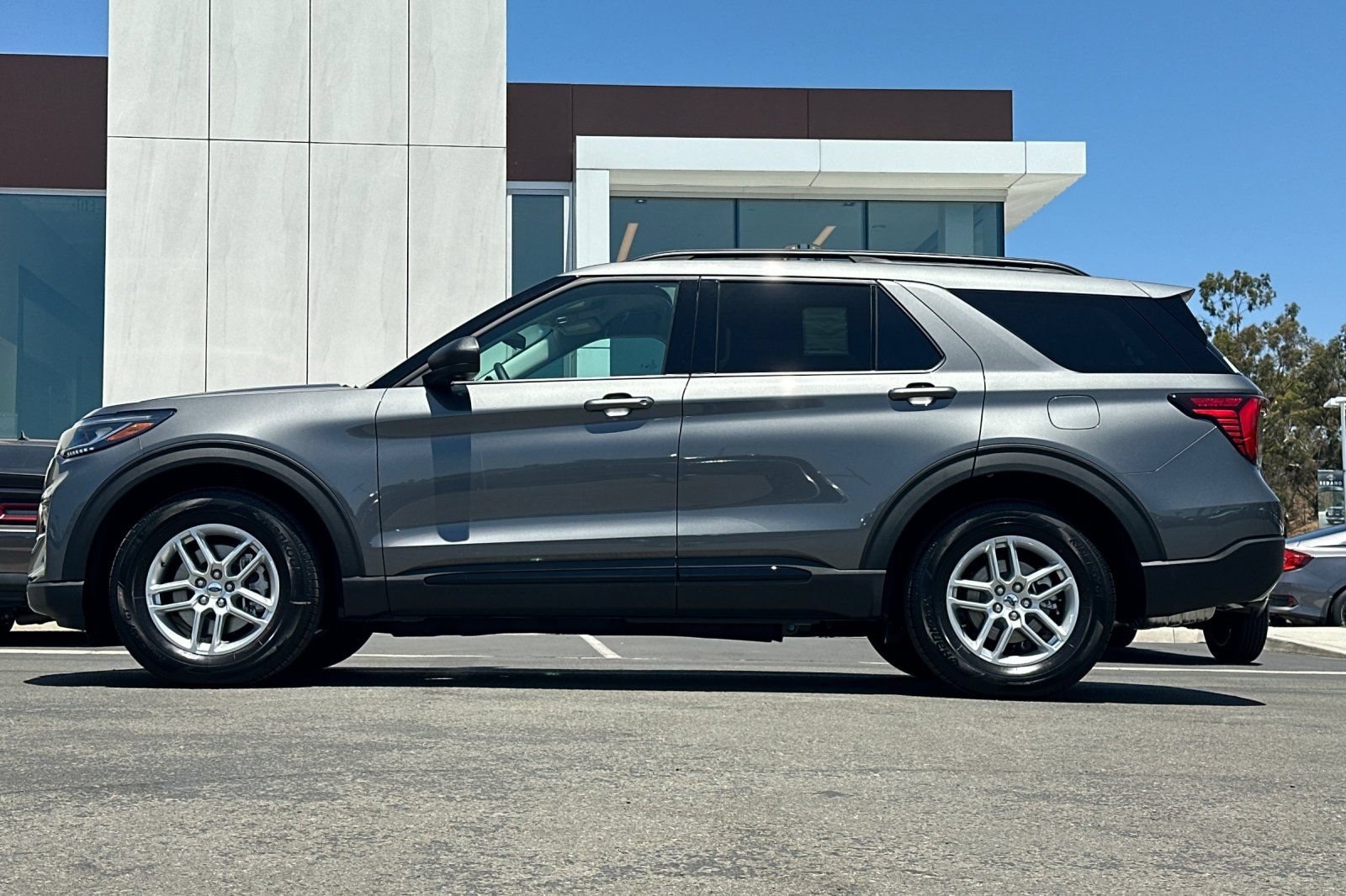 New 2026 Ford Explorer Active w/ Active Comfort Package RWD image 6