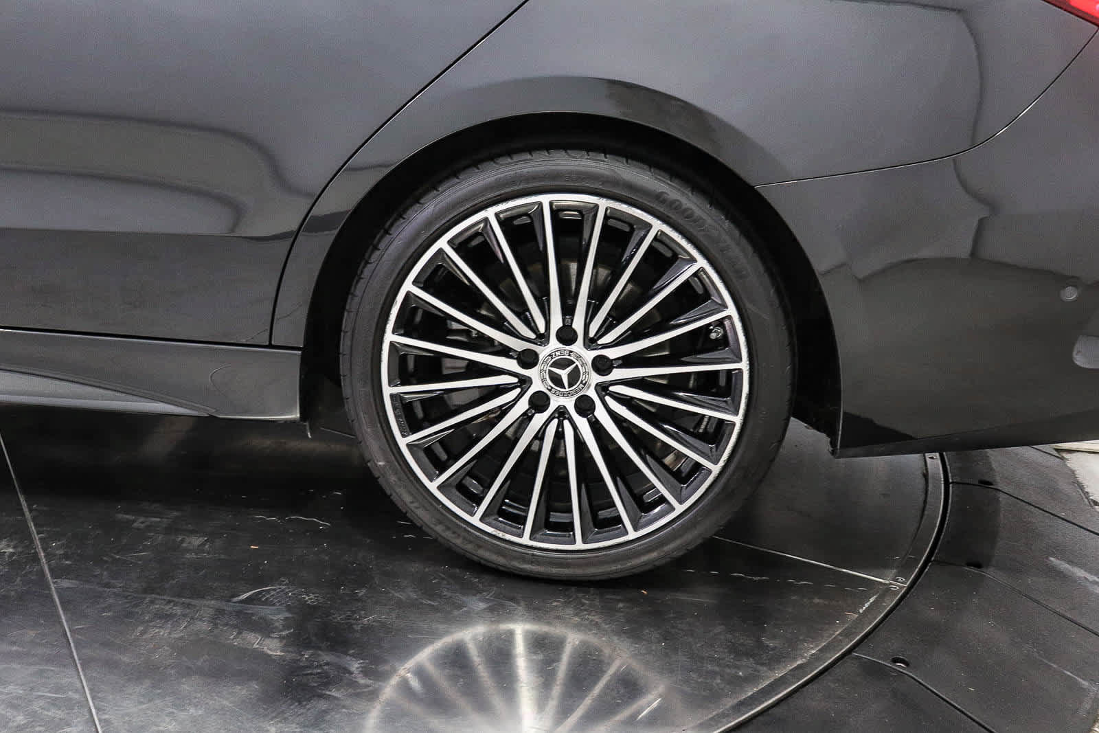 Used 2023 Mercedes-Benz C 300 Sedan image 10