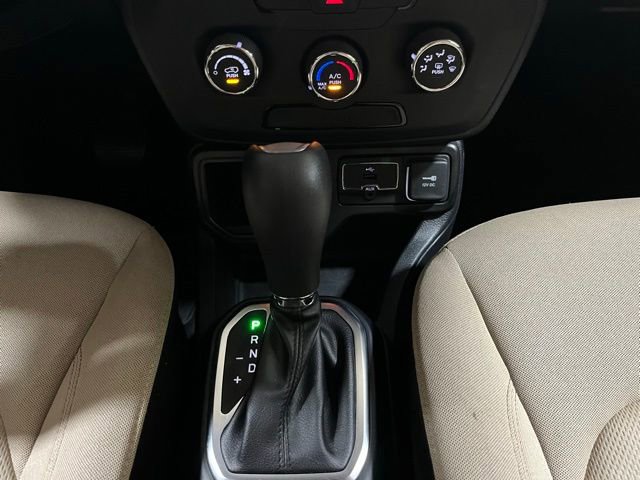 Used 2020 Jeep Renegade Sport w/ Sport Appearance Group FWD image 22