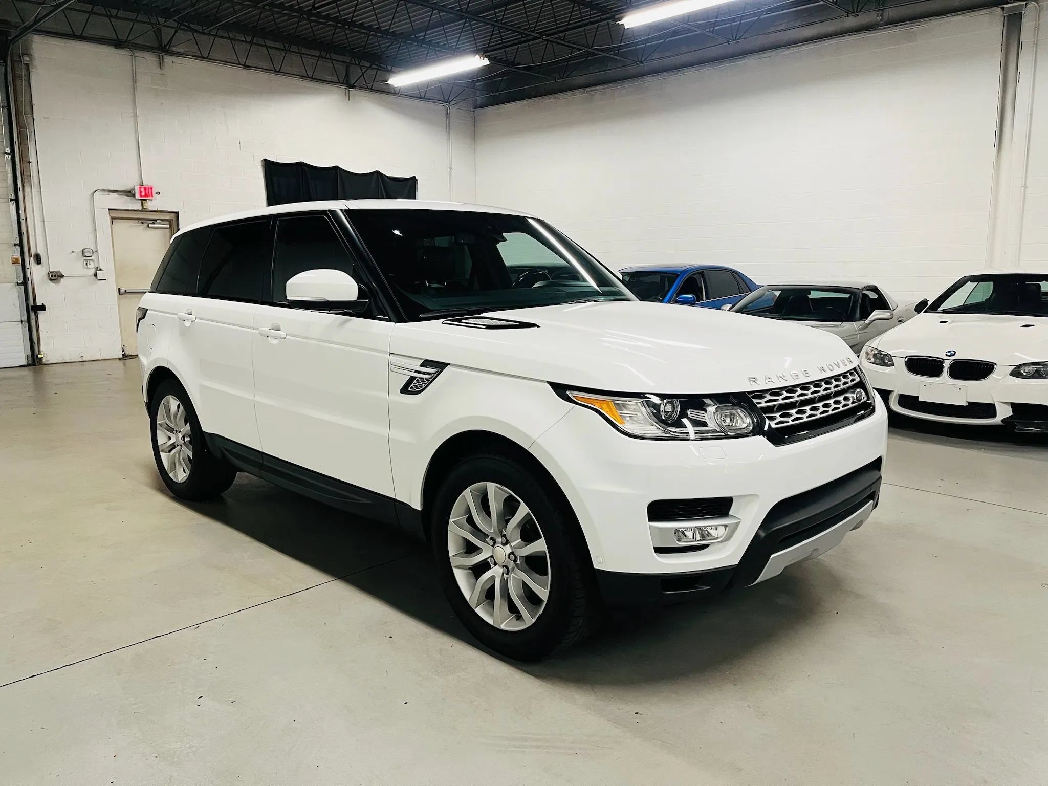 Used 2015 Land Rover Range Rover Sport HSE AWD/4WD image 4