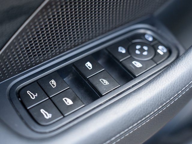 Certified 2025 Porsche Panamera 4 image 16