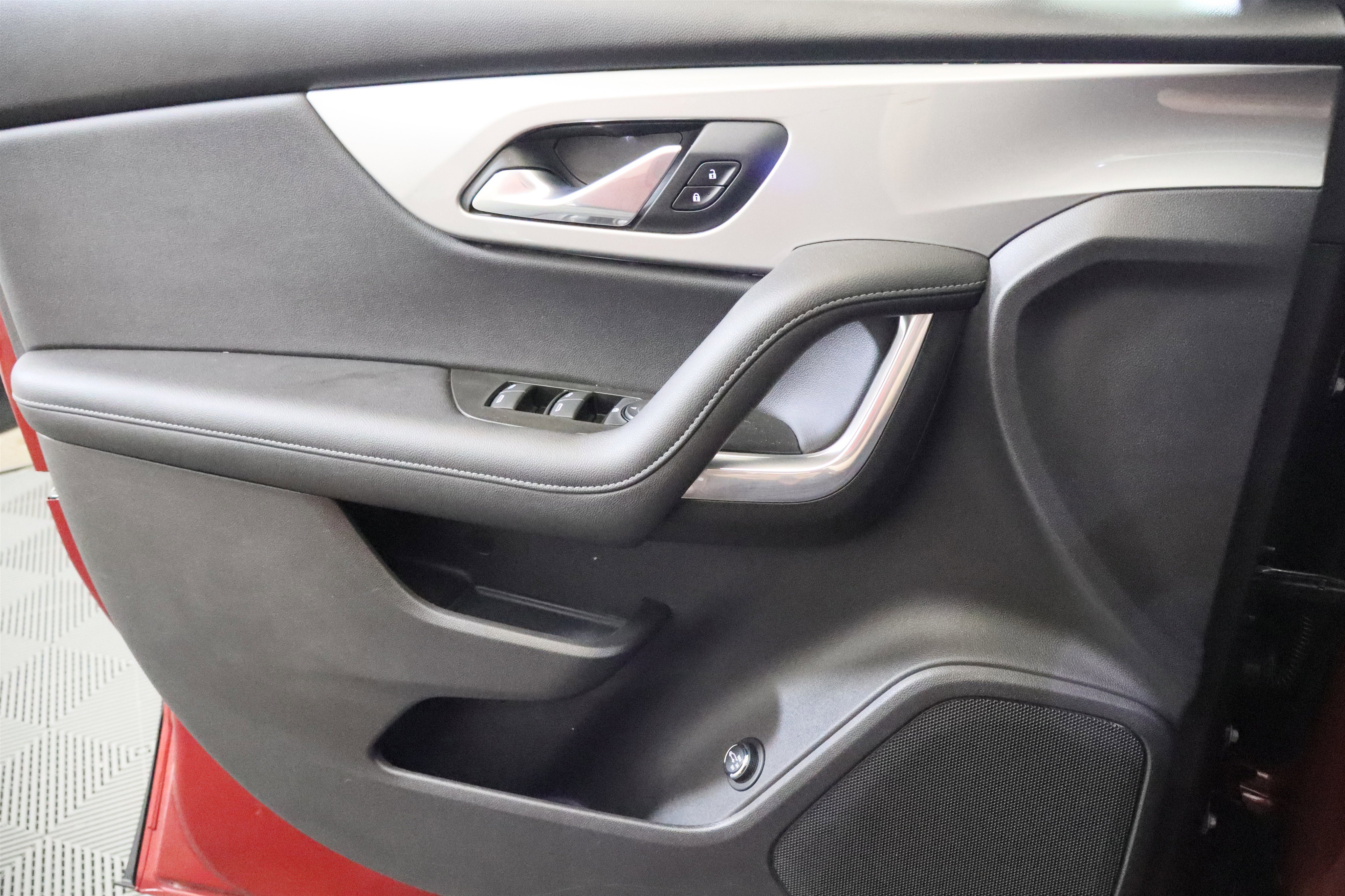 Used 2019 Chevrolet Blazer LT image 36