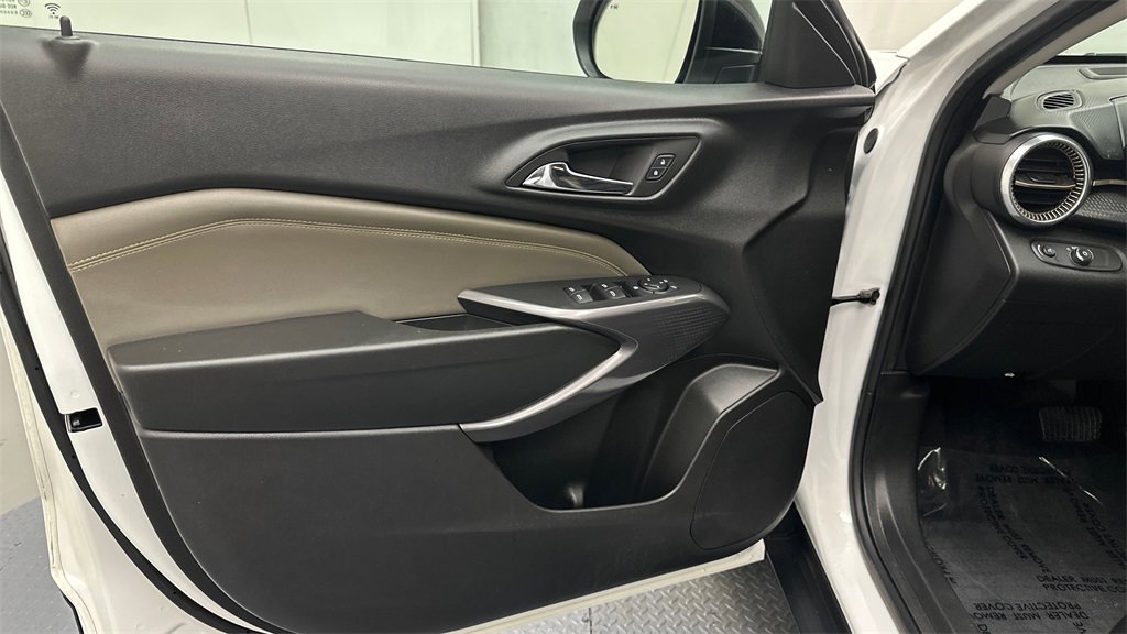 Used 2024 Chevrolet Trax ACTIV w/ Driver Confidence Package image 19