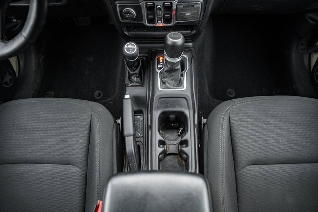 Used 2022 Jeep Gladiator Willys image 35