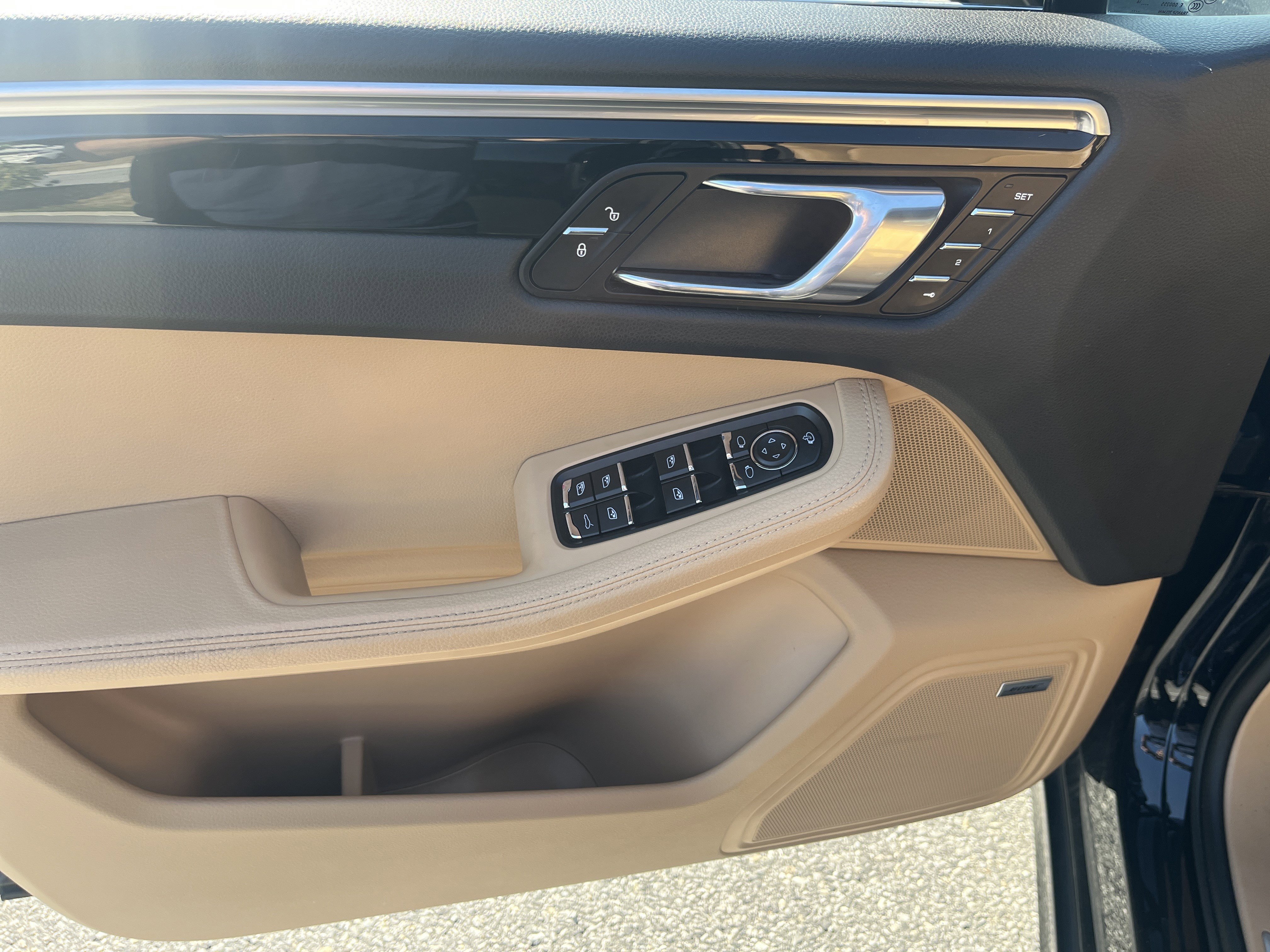 Used 2017 Porsche Macan S image 27