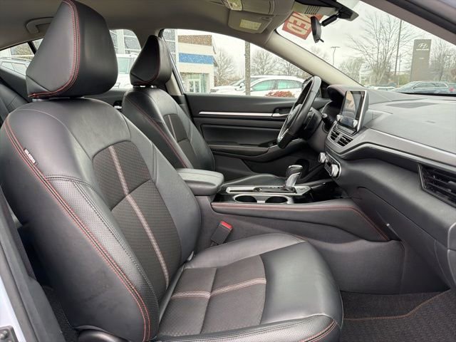 Used 2024 Nissan Altima 2.5 SR image 32