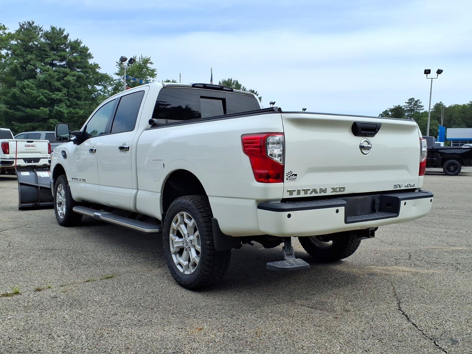 Used 2019 Nissan Titan SV w/ SV Convenience Package AWD/4WD image 13