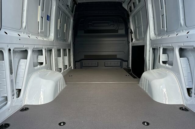 Used 2024 Mercedes-Benz Sprinter 3500 image 10