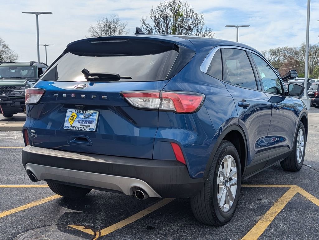 Used 2022 Ford Escape SE FWD image 3