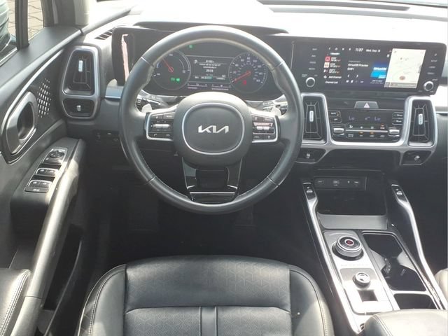 Used 2023 Kia Sorento EX w/ Panoramic Sunroof Package FWD image 5