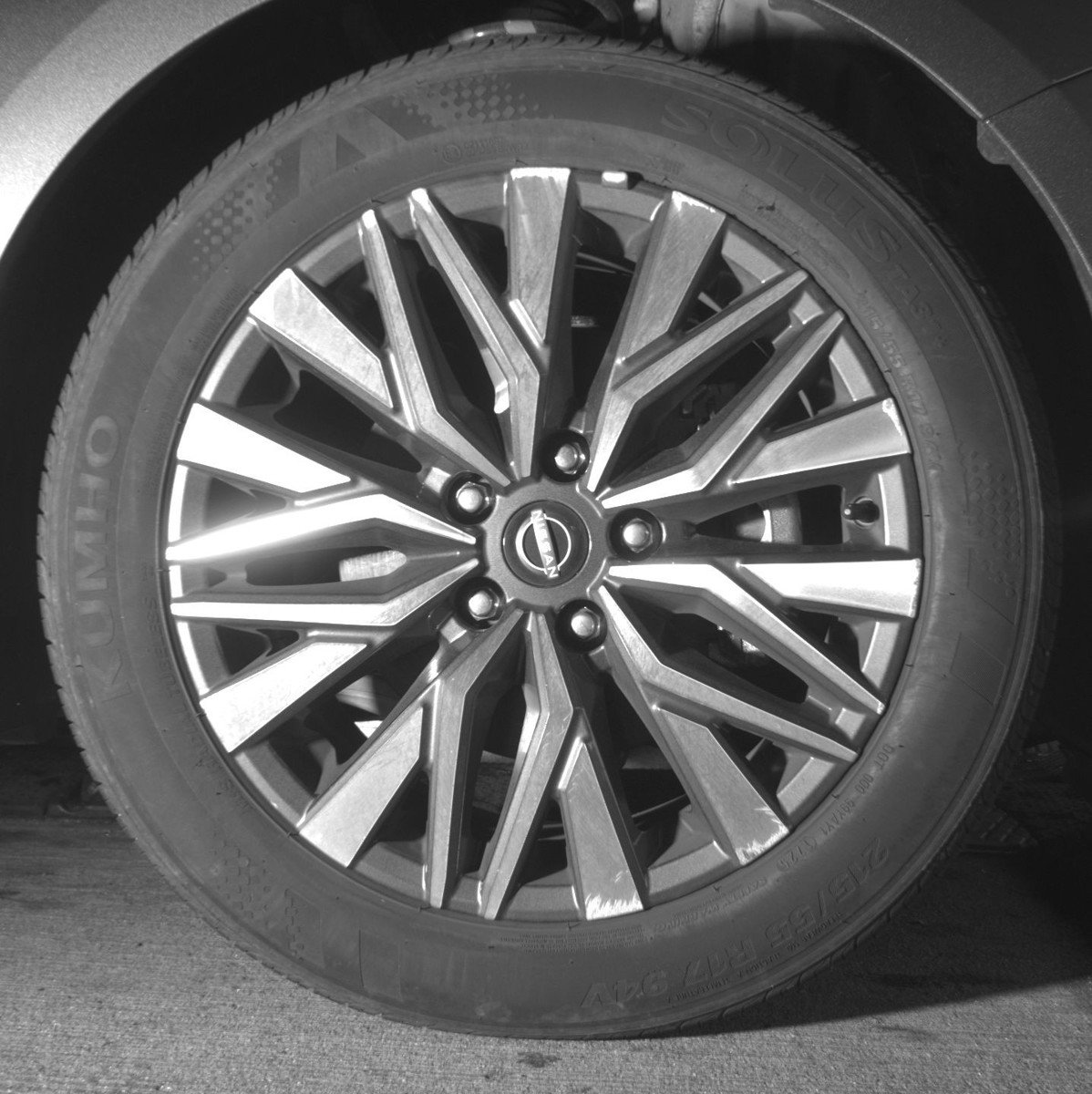 Used 2025 Nissan Altima 2.5 SV FWD image 13