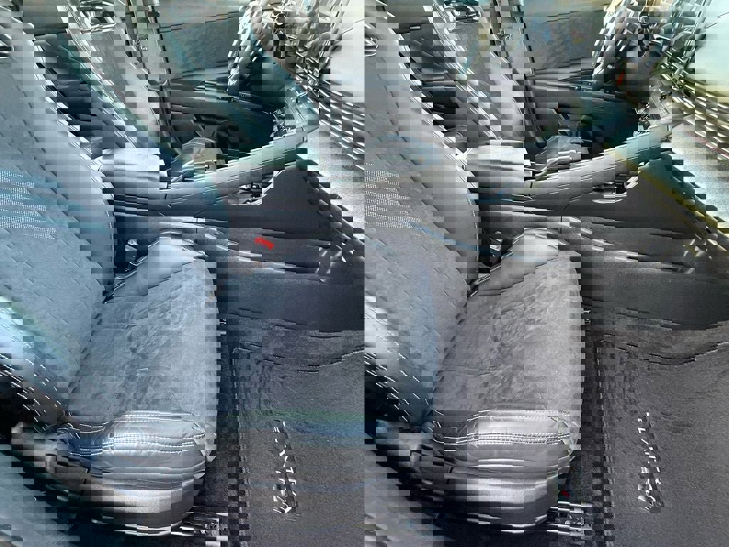 Used 2025 Hyundai Elantra N image 10