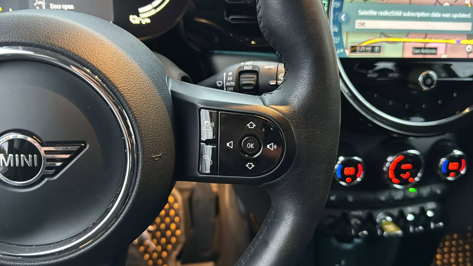 Used 2022 MINI Cooper SE image 28