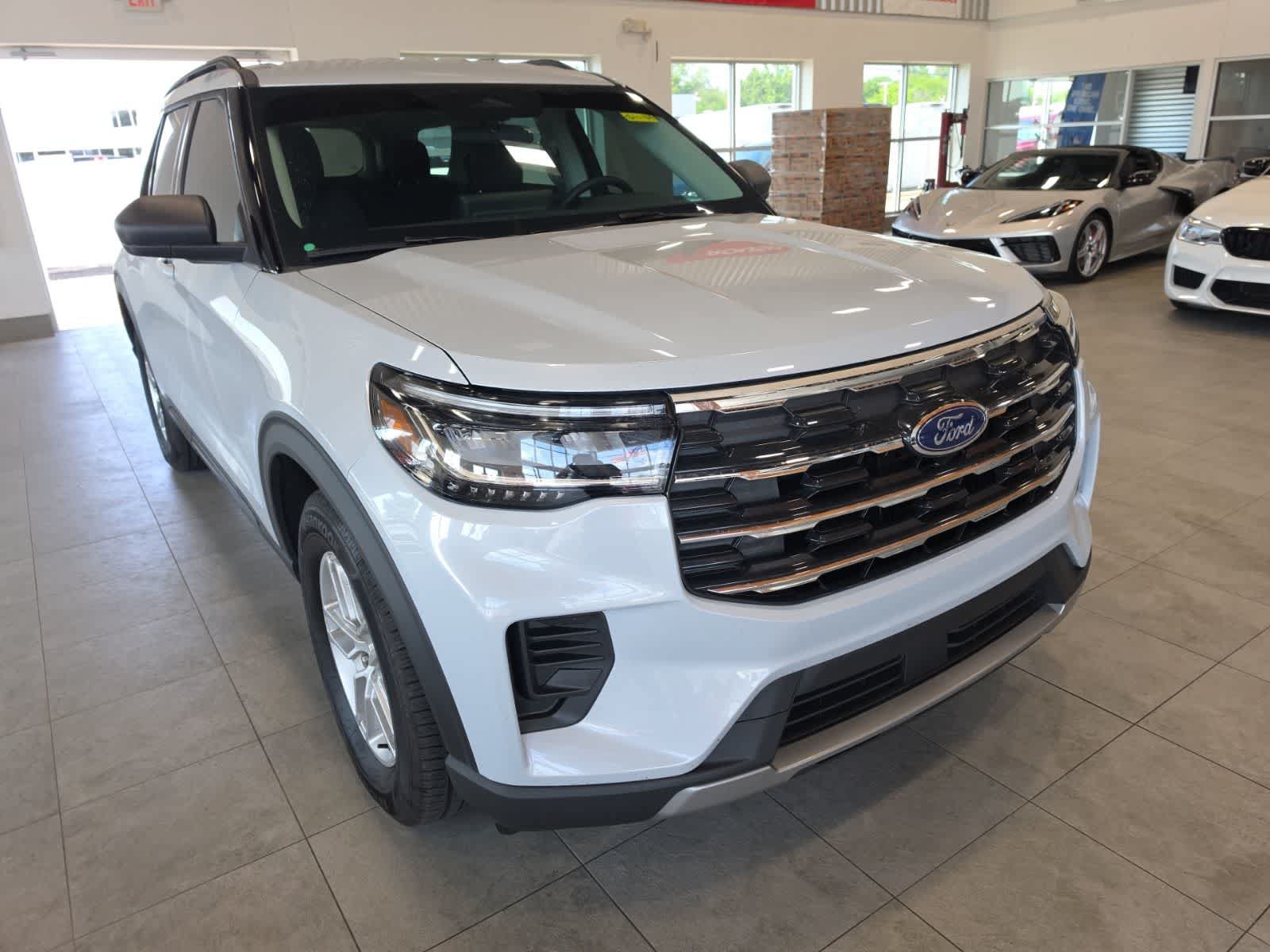 Used 2026 Ford Explorer Active AWD/4WD image 5