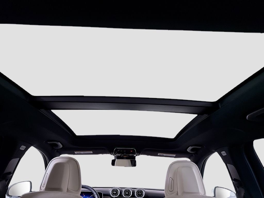 Used 2025 Mercedes-Benz GLC 300 4MATIC image 23