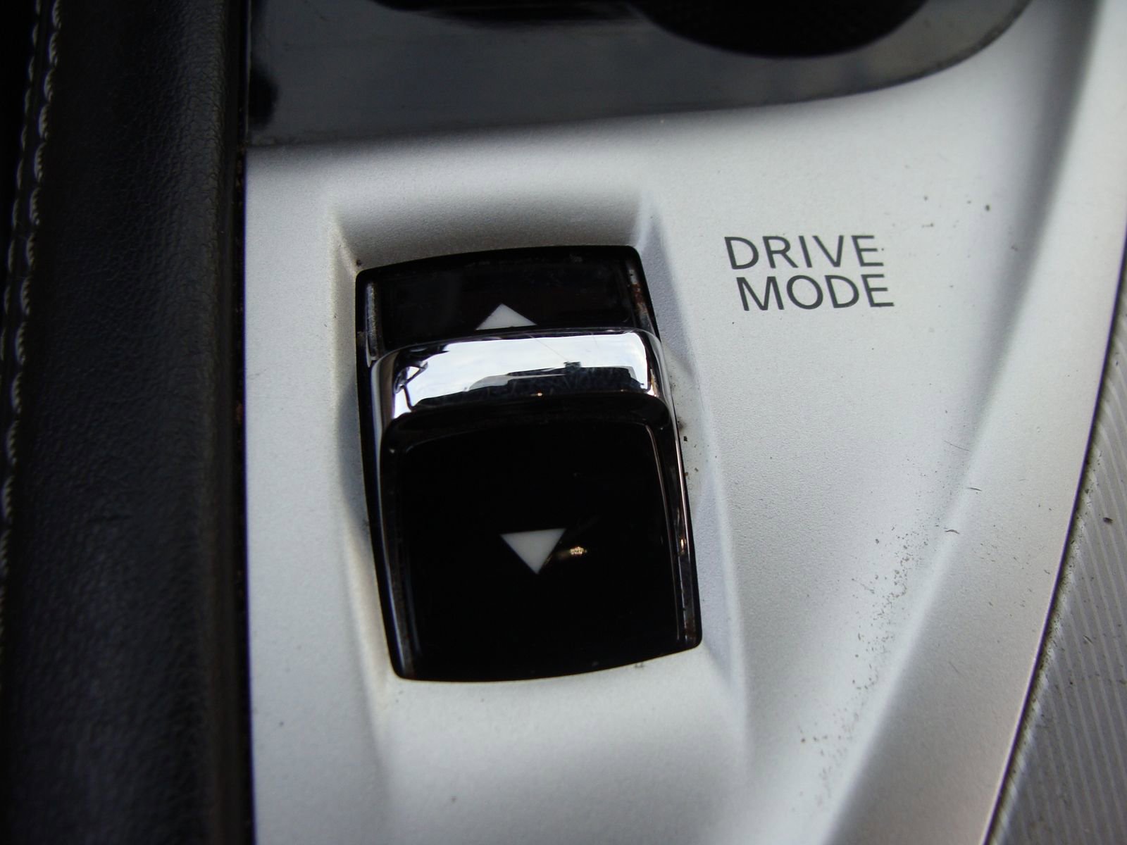 Used 2017 INFINITI Q60 w/ Premium Plus Package 2.0T image 24