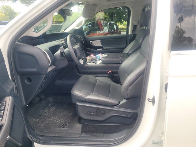 Used 2025 Ford Expedition Active RWD image 31