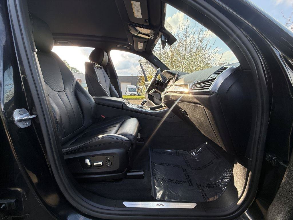 Used 2019 BMW X5 xDrive40i w/ Convenience Package AWD/4WD image 18