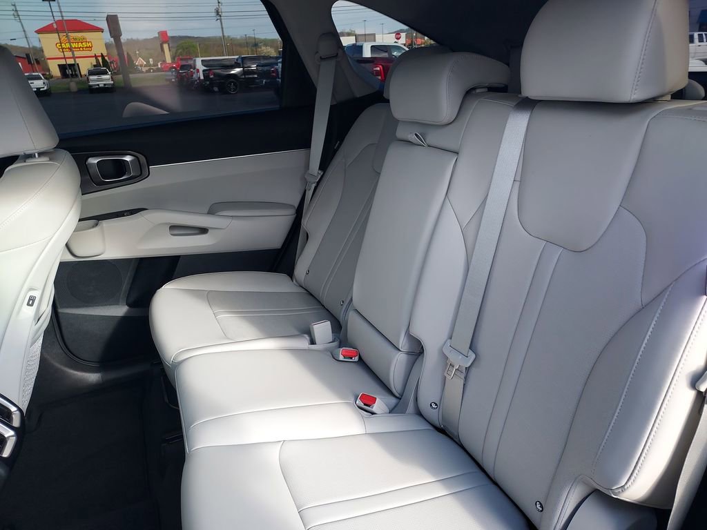 Used 2025 Kia Sorento S w/ Panoramic Sunroof Package image 29