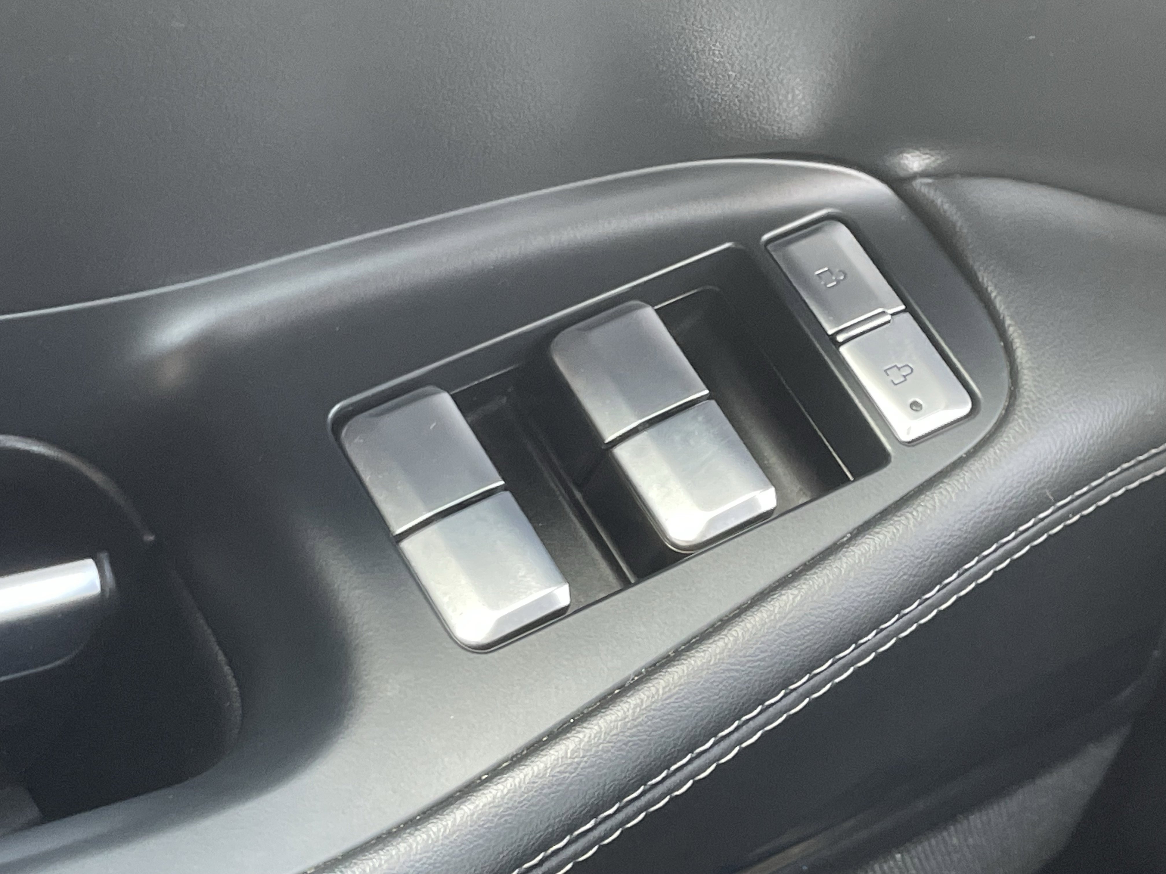 Used 2025 Lincoln Navigator Reserve image 17