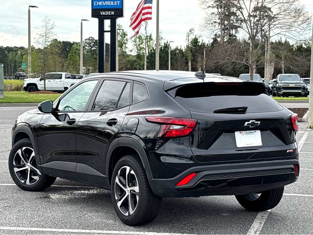 Used 2026 Chevrolet Trax RS w/ Sunroof Package image 22