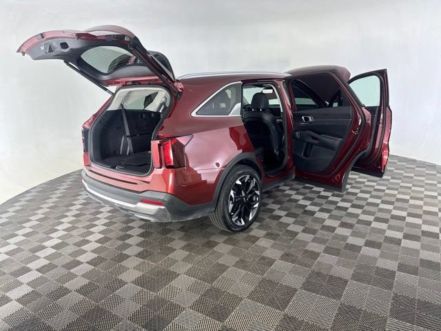 Certified 2025 Kia Sorento EX w/ Panoramic Sunroof Package FWD image 16