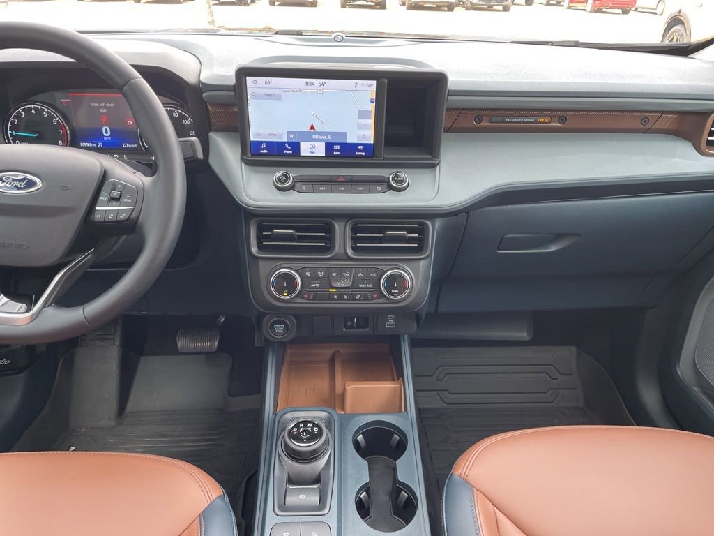 Used 2023 Ford Maverick Lariat w/ Lariat Luxury Package image 12