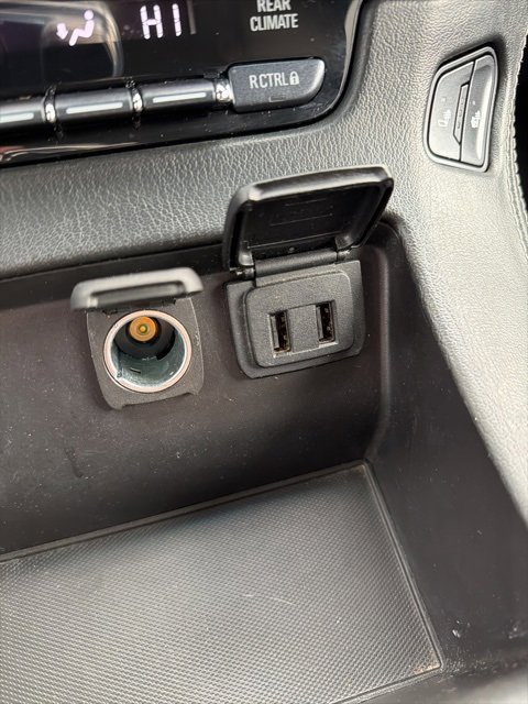 Used 2018 Chevrolet Suburban LT w/ Luxury Package image 29