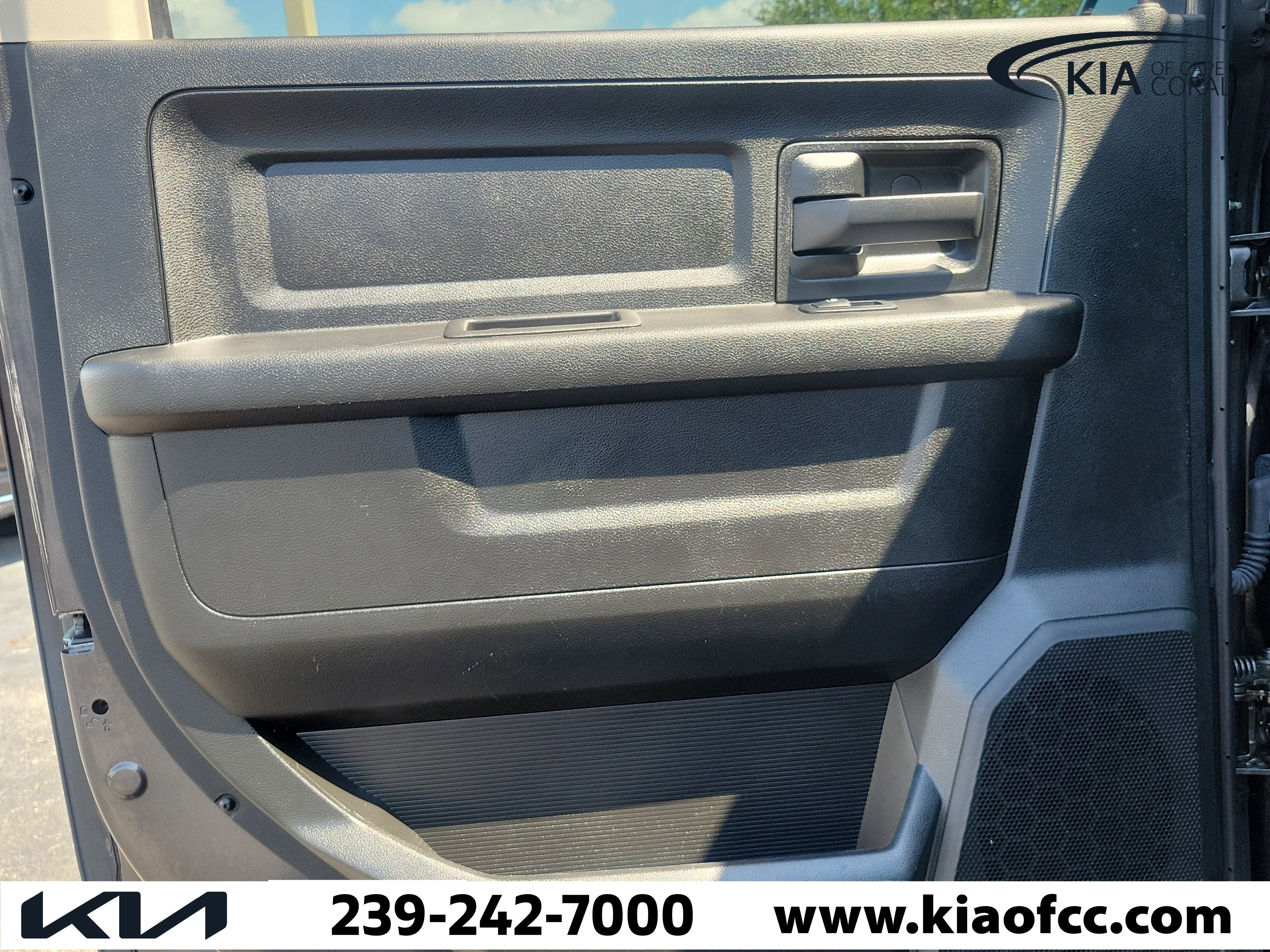 Used 2018 RAM 2500 Tradesman w/ Chrome Appearance Group AWD/4WD image 13