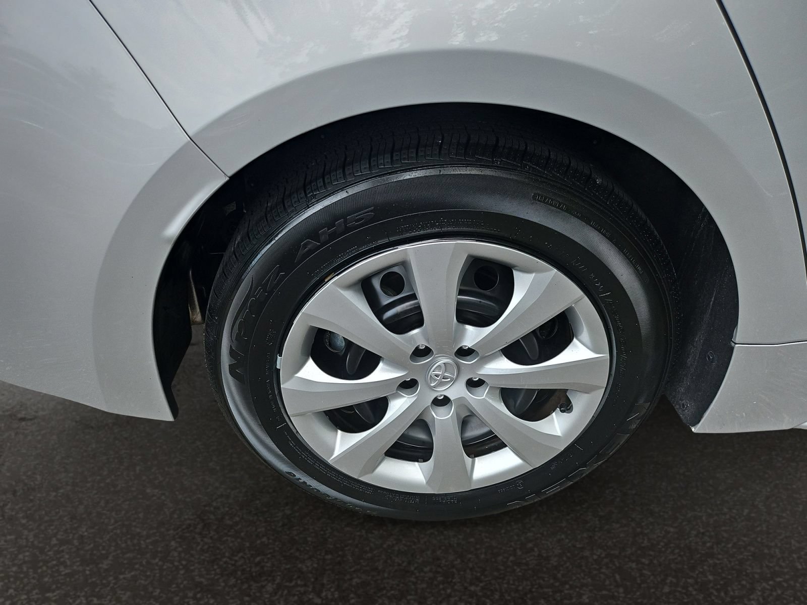 Used 2025 Toyota Corolla LE FWD image 43