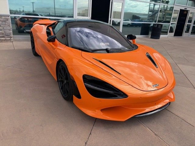 Used 2025 McLaren 750S Spider RWD image 2