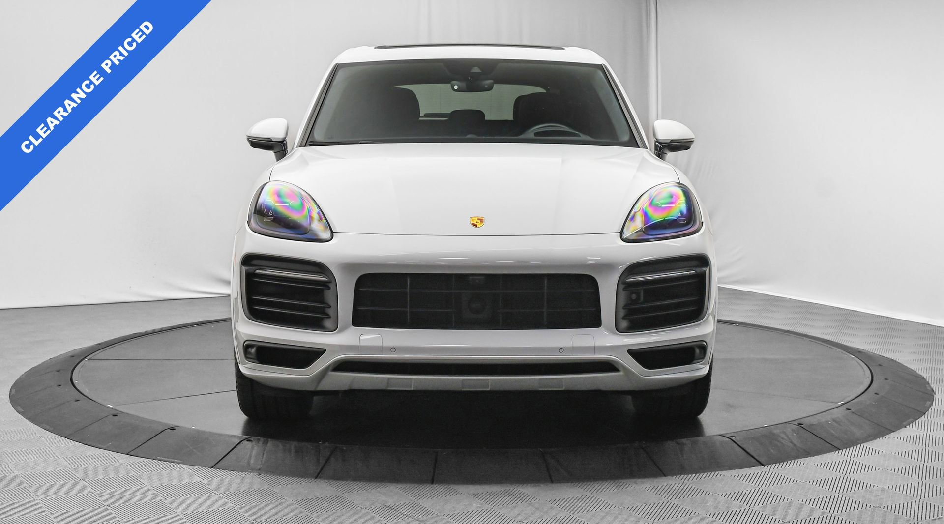 Used 2023 Porsche Cayenne GTS image 2