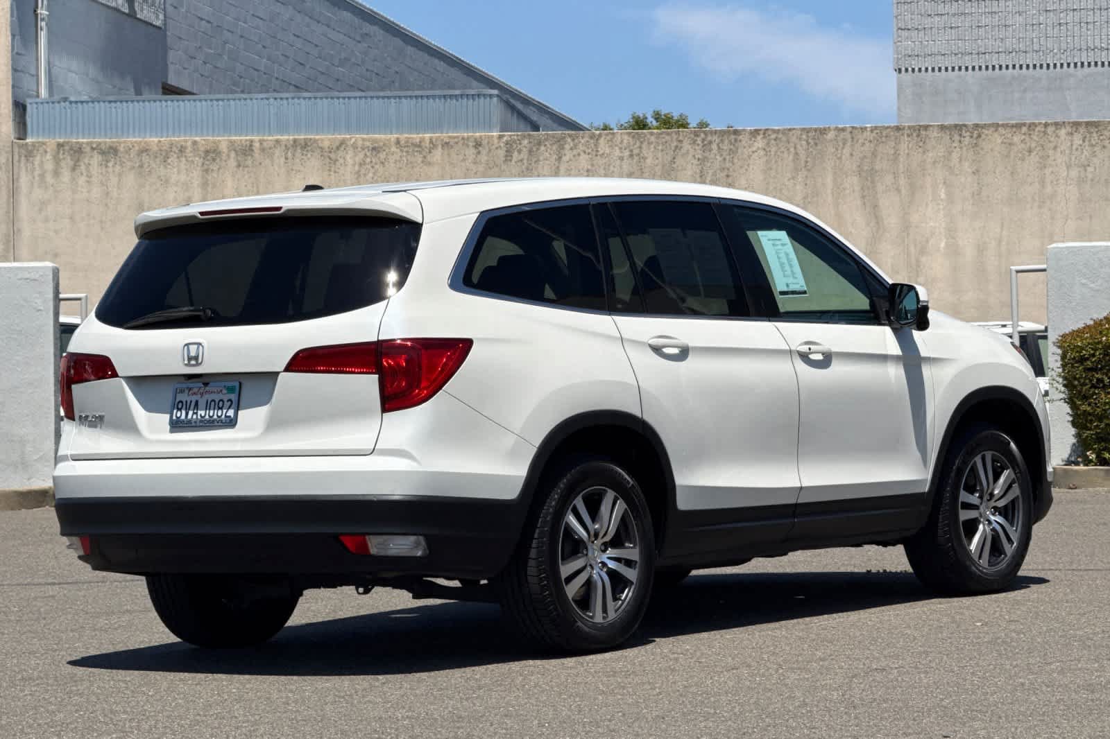 Used 2017 Honda Pilot EX-L image 2