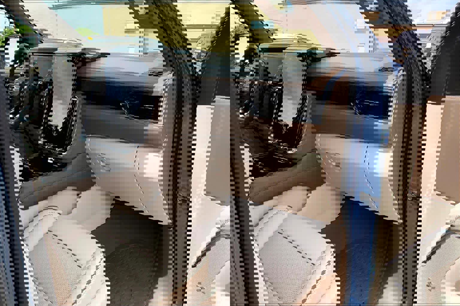 Used 2025 GMC Yukon XL Denali w/ LPO, Floor Liner Package image 19