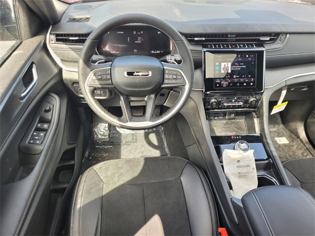 New 2025 Jeep Grand Cherokee Altitude image 8