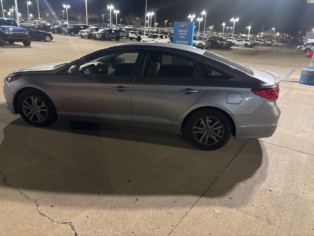 Used 2015 Hyundai Sonata SE w/ Option Group 02 image 8