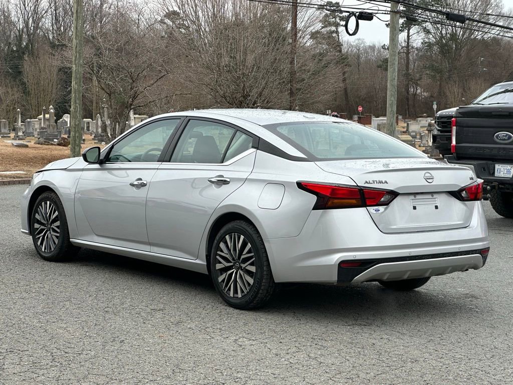 Used 2024 Nissan Altima 2.5 SV image 6