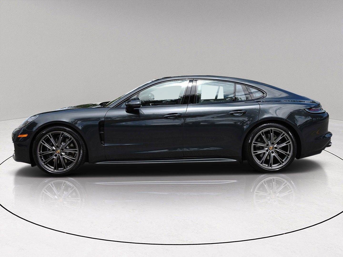 Used 2023 Porsche Panamera GTS image 2