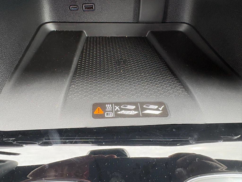New 2026 Chevrolet Traverse LT w/ LPO, Floor Liner Package FWD image 5