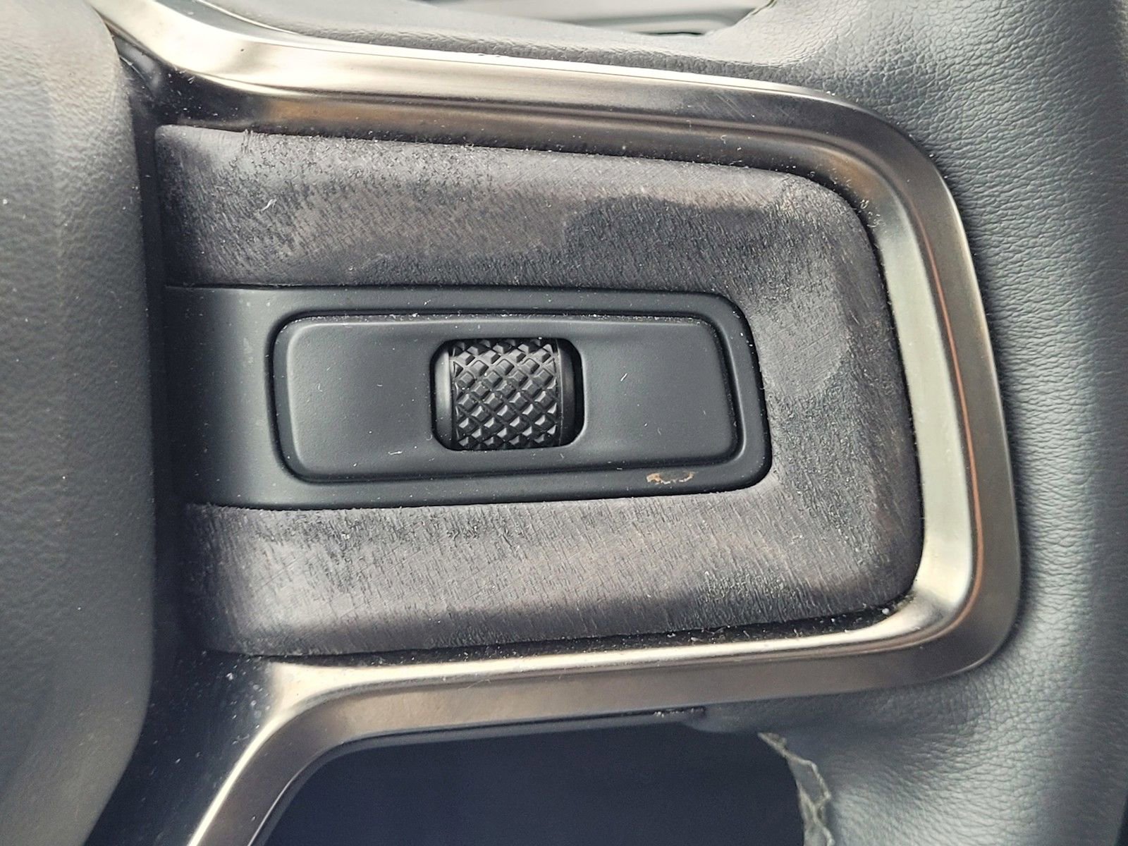 Used 2022 Rivian R1T Adventure image 24