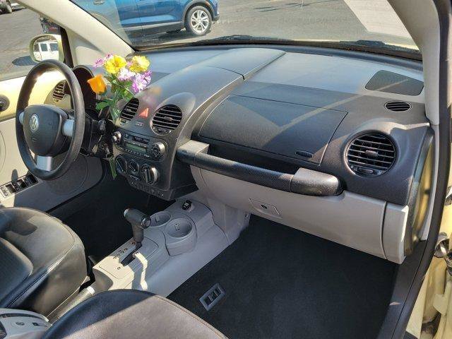 Used 2004 Volkswagen Beetle GLS FWD image 28