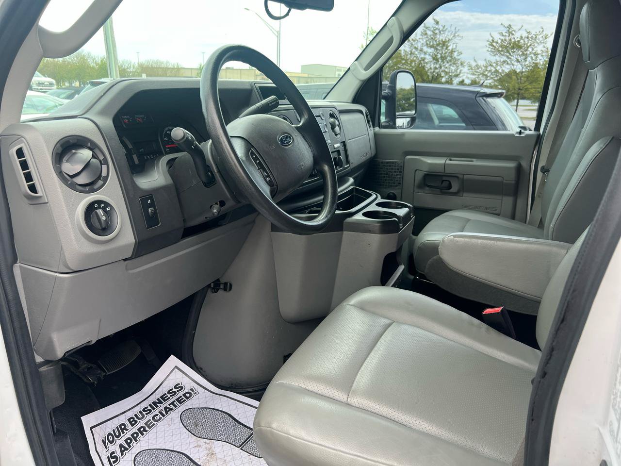 Used 2014 Ford E-350 and Econoline 350 Extended Super Duty RWD image 16