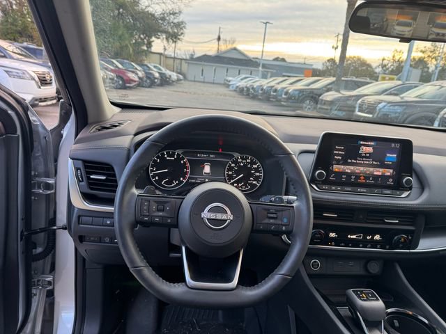 Used 2023 Nissan Rogue SV w/ SV Premium B Package image 13